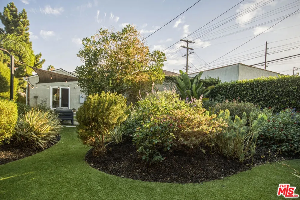 8951 Olin Street Los Angeles, CA 90034