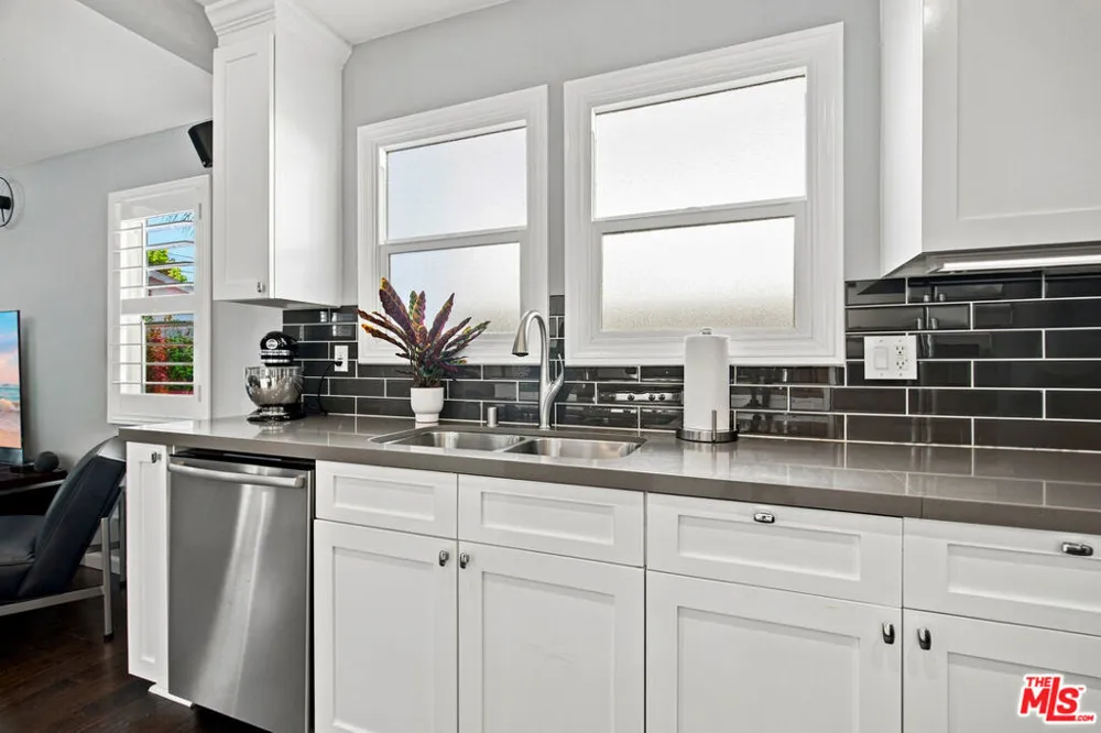 8951 Olin Street Los Angeles, CA 90034