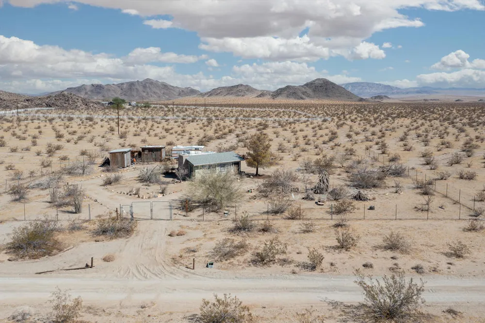 59962 Rocky Avenue Landers, CA 92285