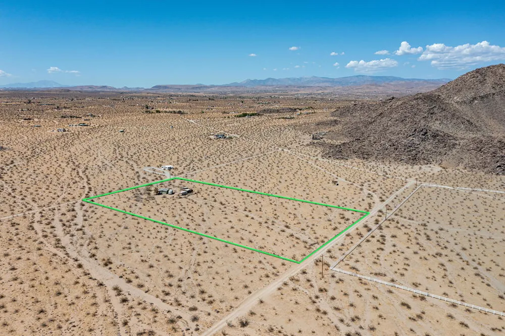 59962 Rocky Avenue Landers, CA 92285