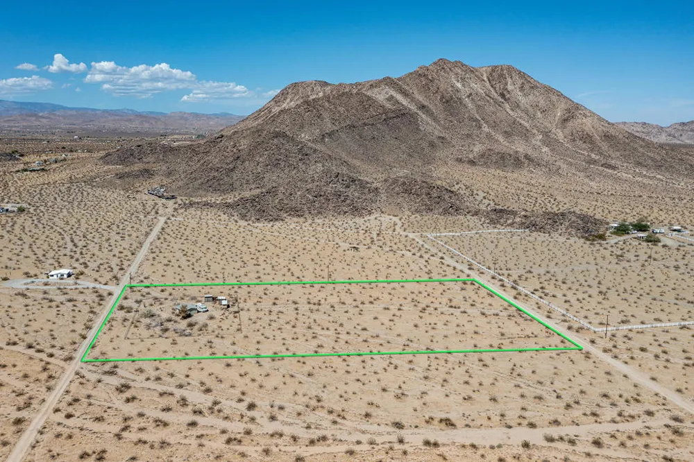 59962 Rocky Avenue Landers, CA 92285