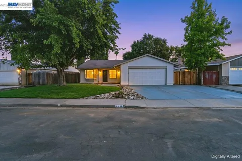 178 Richard Pl