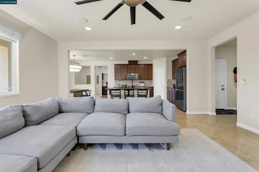 2421 Talaria Dr Oakley, CA 94561