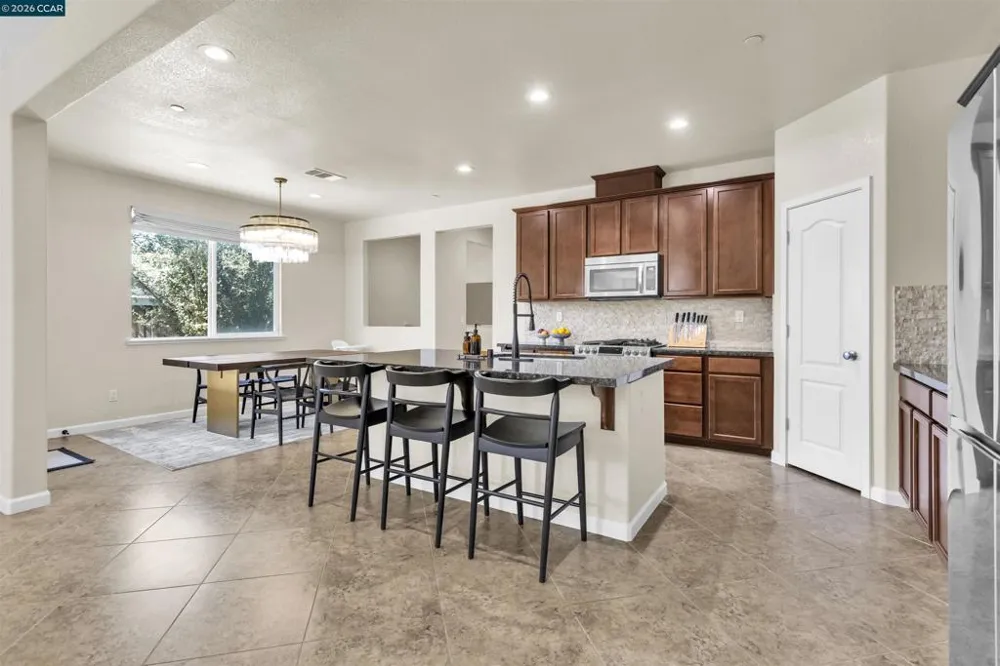2421 Talaria Dr Oakley, CA 94561