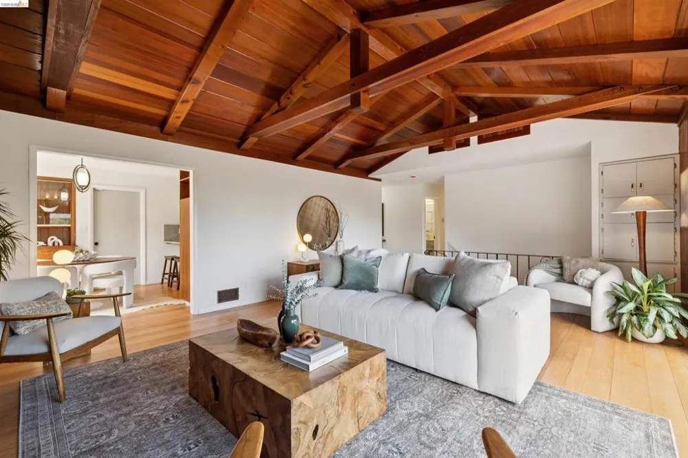 3353 Burdeck Dr Oakland, CA 94602