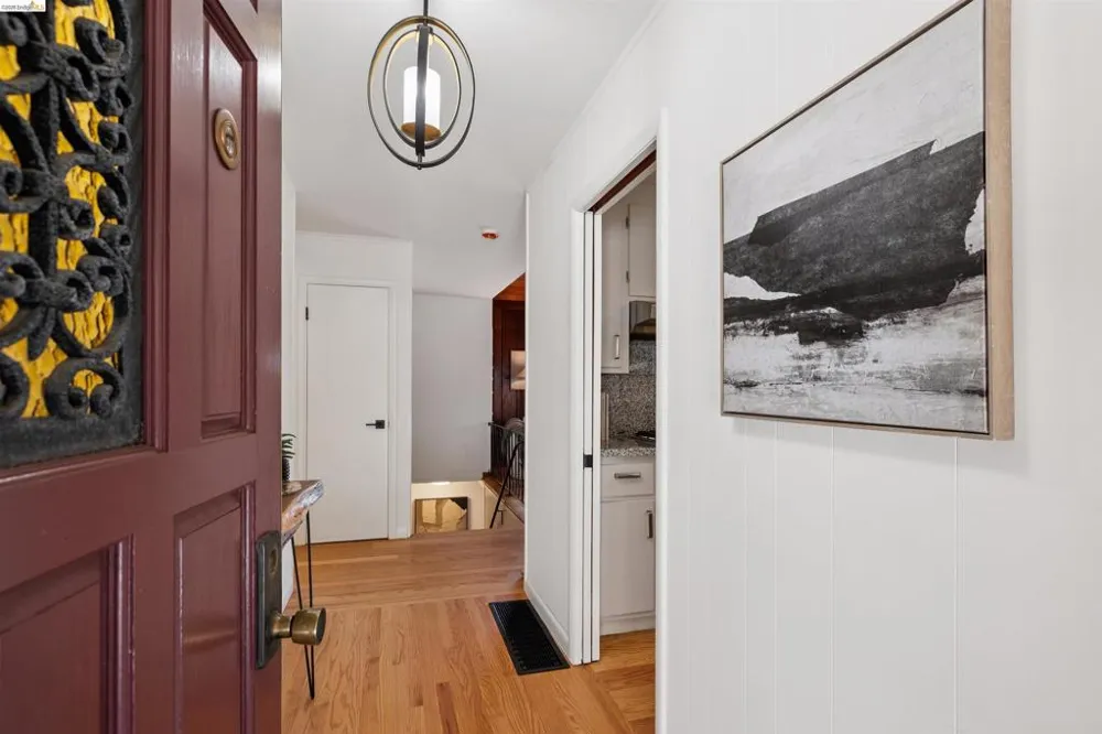 3353 Burdeck Dr Oakland, CA 94602