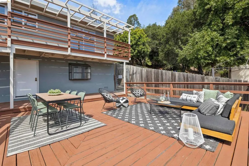 3353 Burdeck Dr Oakland, CA 94602