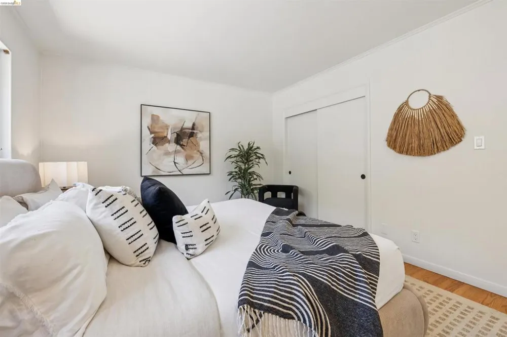 3353 Burdeck Dr Oakland, CA 94602