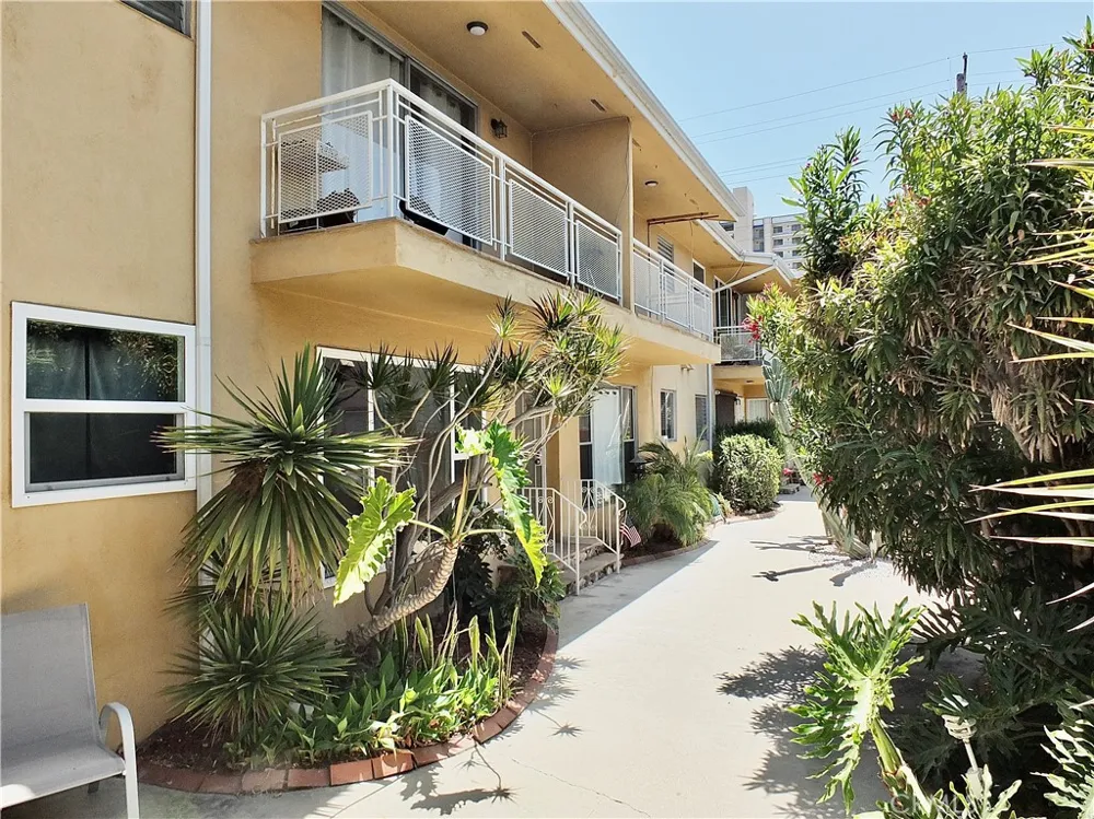 1724 E 1st #3 Long Beach, CA 90802
