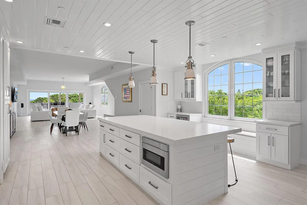 2050 S HIGHWAY A1A #5 Jupiter, FL 33477