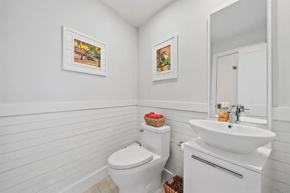 2050 S HIGHWAY A1A #5 Jupiter, FL 33477