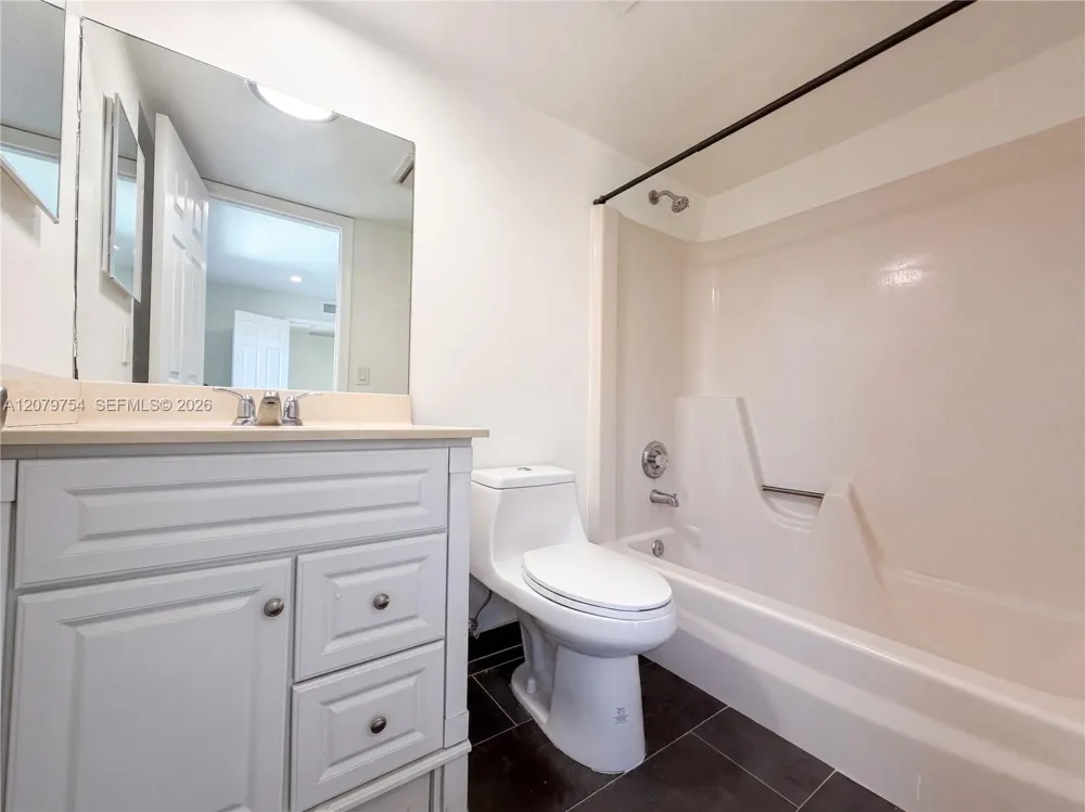 110 Delaware Blvd #10C Jupiter, FL 33458