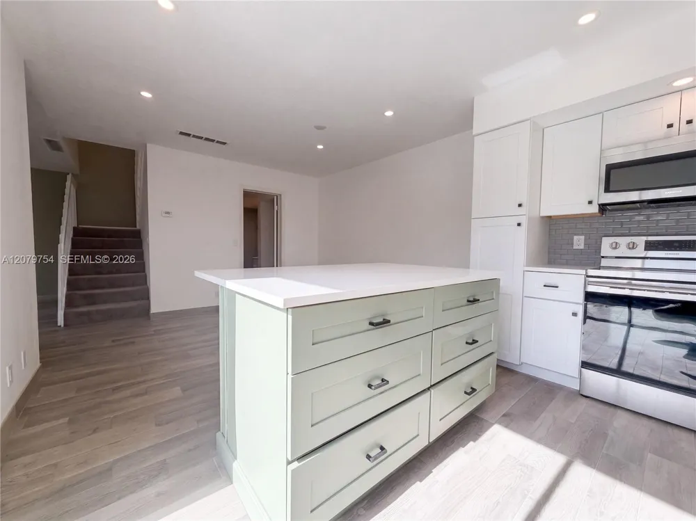 110 Delaware Blvd #10C Jupiter, FL 33458