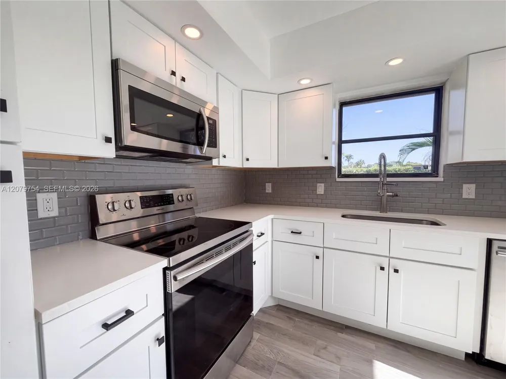 110 Delaware Blvd #10C Jupiter, FL 33458