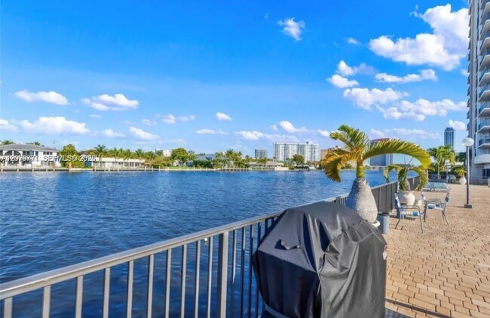 2049 S Ocean Dr #1004 Hallandale Beach, FL 33009