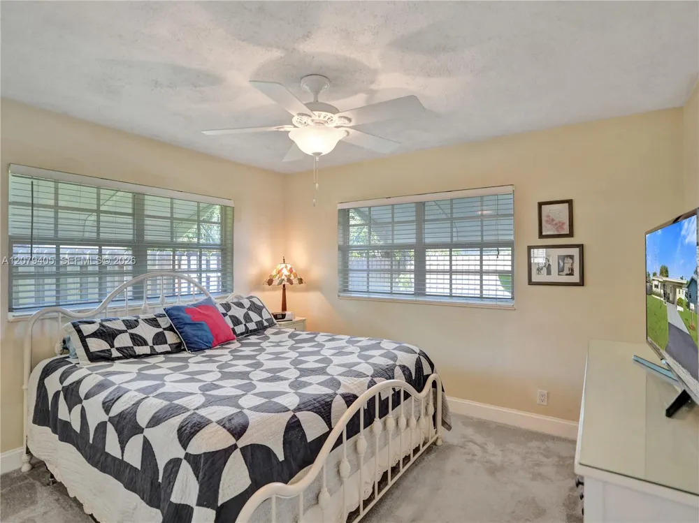 4681 NE 2nd Ave Oakland Park, FL 33334