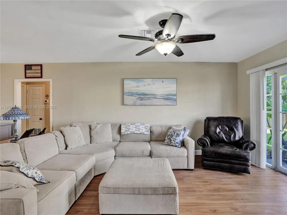 4681 NE 2nd Ave Oakland Park, FL 33334