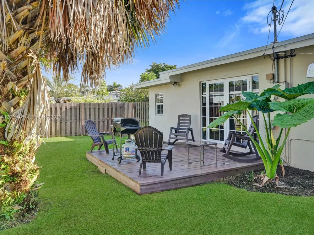 4681 NE 2nd Ave Oakland Park, FL 33334