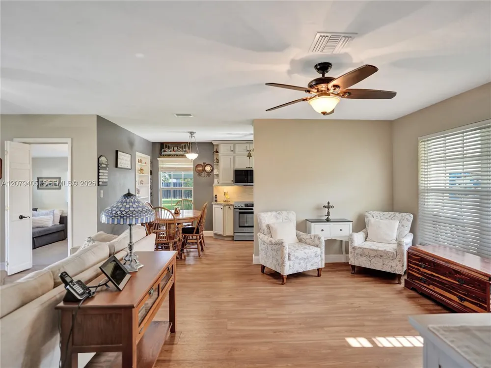4681 NE 2nd Ave Oakland Park, FL 33334