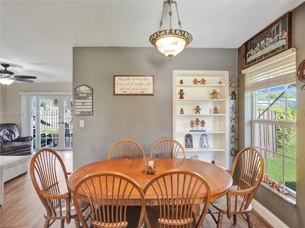 4681 NE 2nd Ave Oakland Park, FL 33334