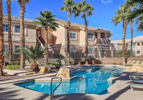 424 Pine Haven Street #102