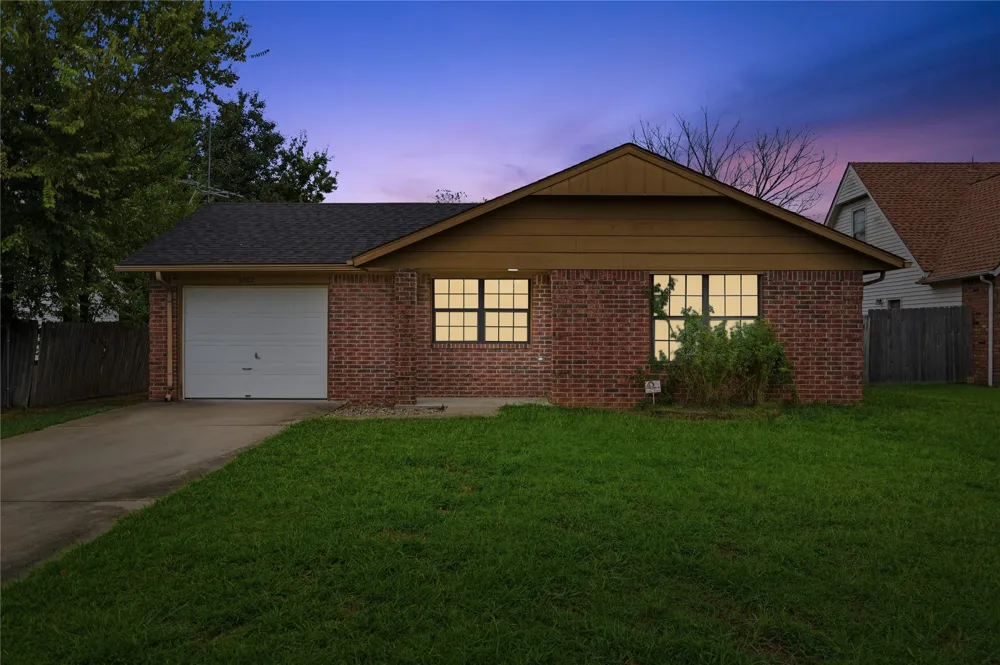 2002 S Cherokee Avenue Claremore, OK 74019