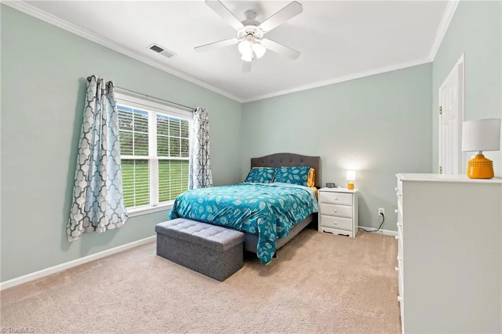 6941 Hanesbrook Circle #104 Clemmons, NC 27012