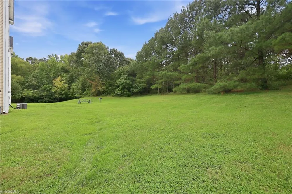6941 Hanesbrook Circle #104 Clemmons, NC 27012