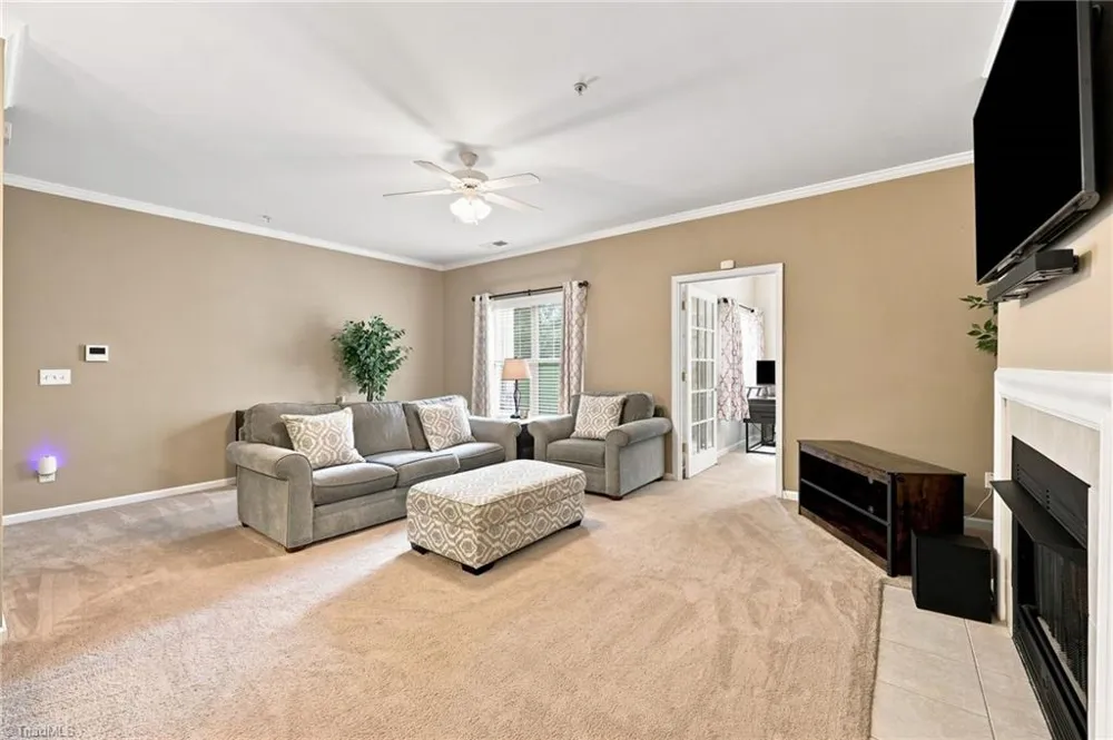6941 Hanesbrook Circle #104 Clemmons, NC 27012