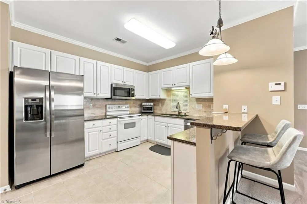 6941 Hanesbrook Circle #104 Clemmons, NC 27012