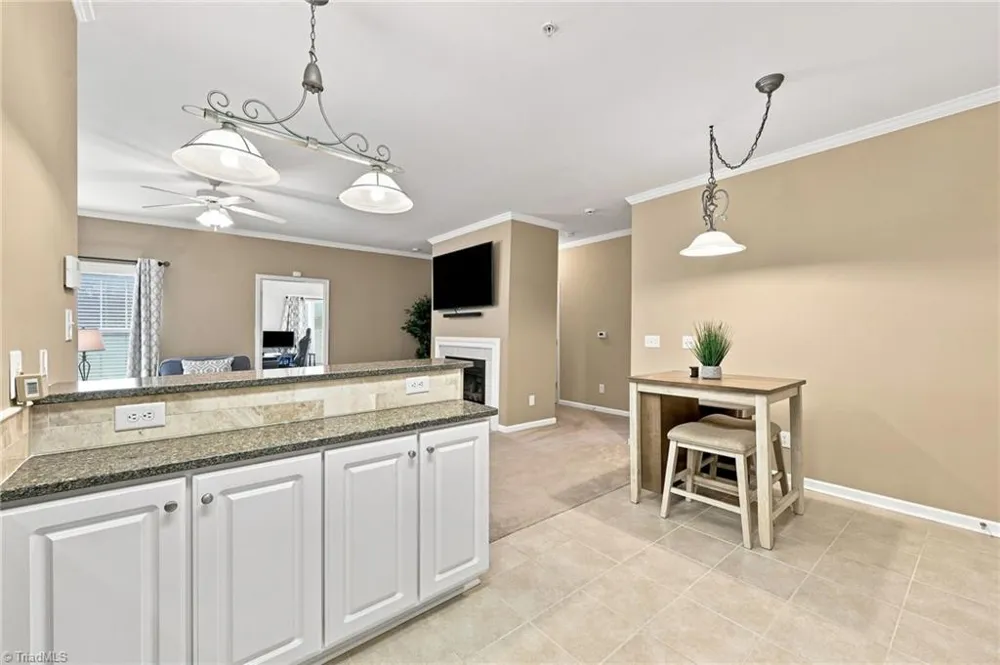 6941 Hanesbrook Circle #104 Clemmons, NC 27012