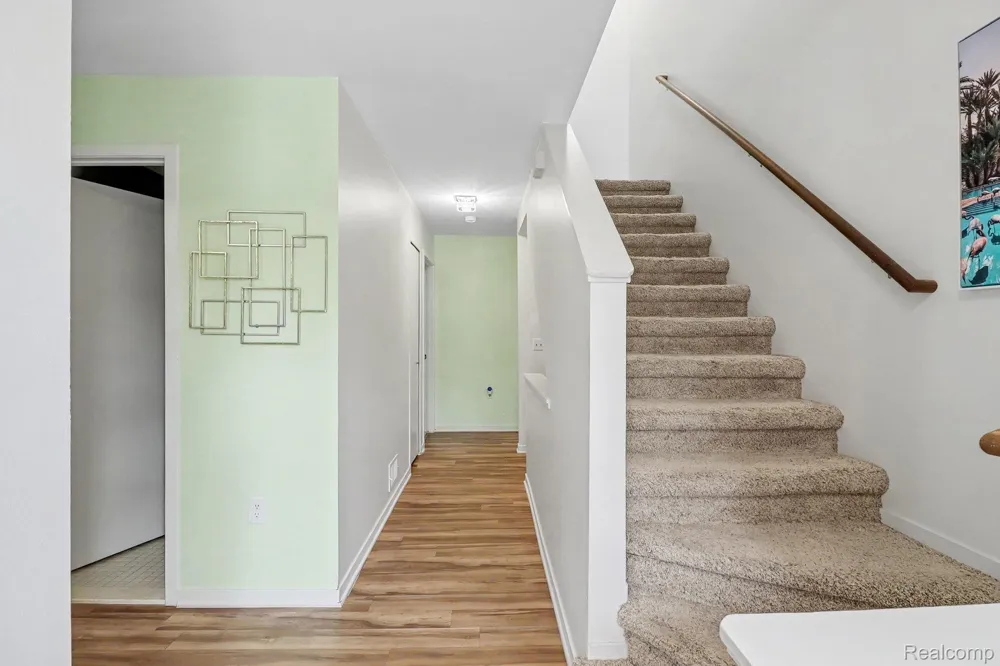 699 Charing Court Rochester Hills City, MI 48307