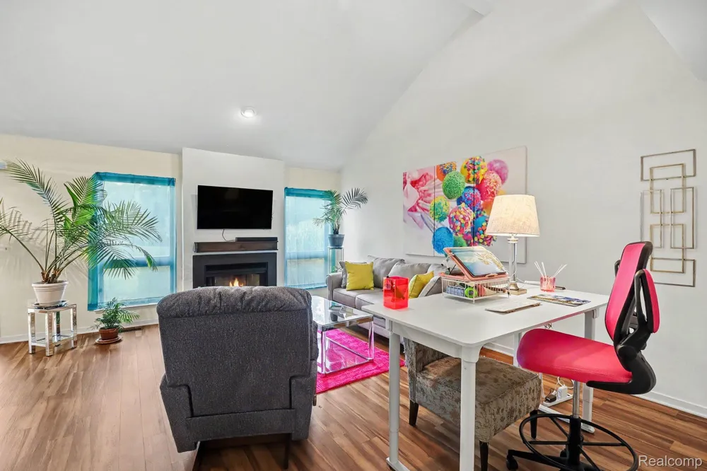 699 Charing Court Rochester Hills City, MI 48307