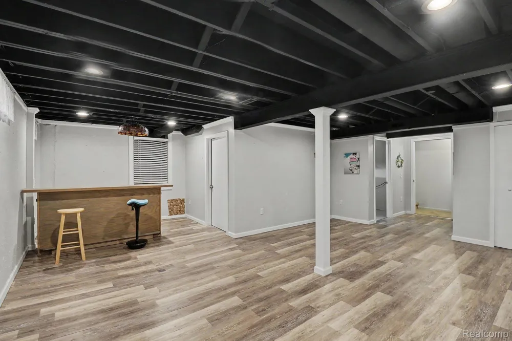 699 Charing Court Rochester Hills City, MI 48307