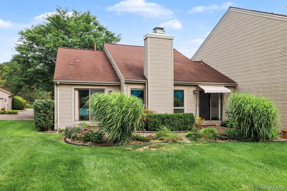 699 Charing Court Rochester Hills City, MI 48307