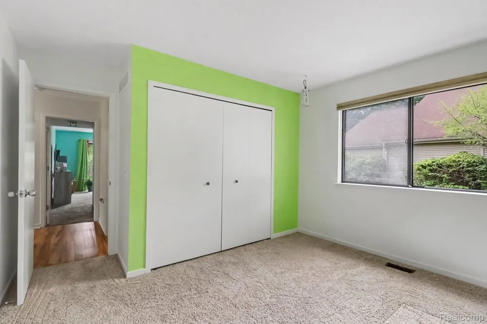 699 Charing Court Rochester Hills City, MI 48307