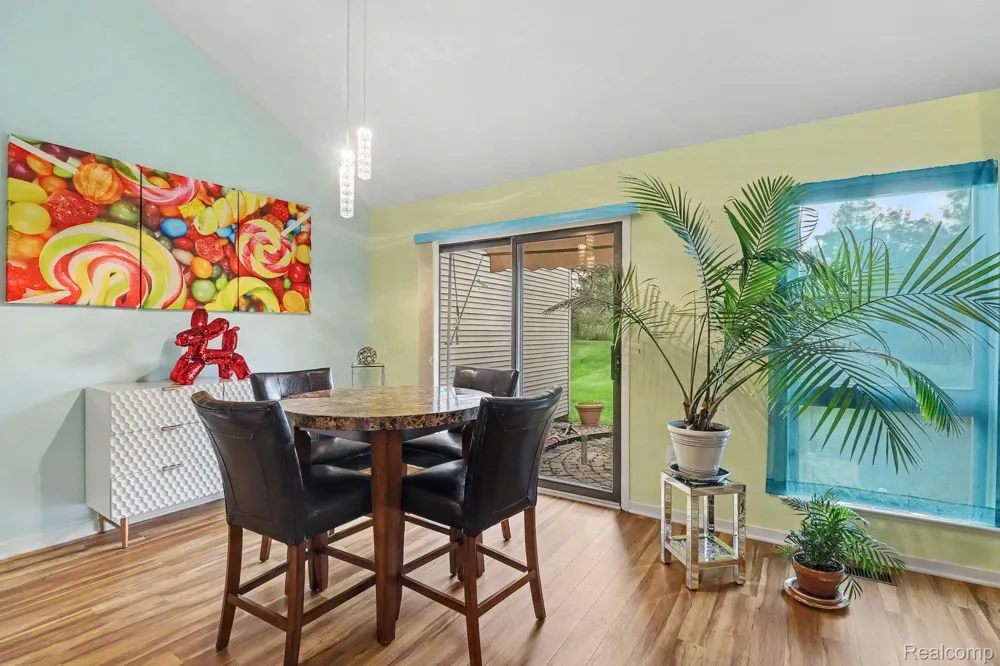 699 Charing Court Rochester Hills City, MI 48307