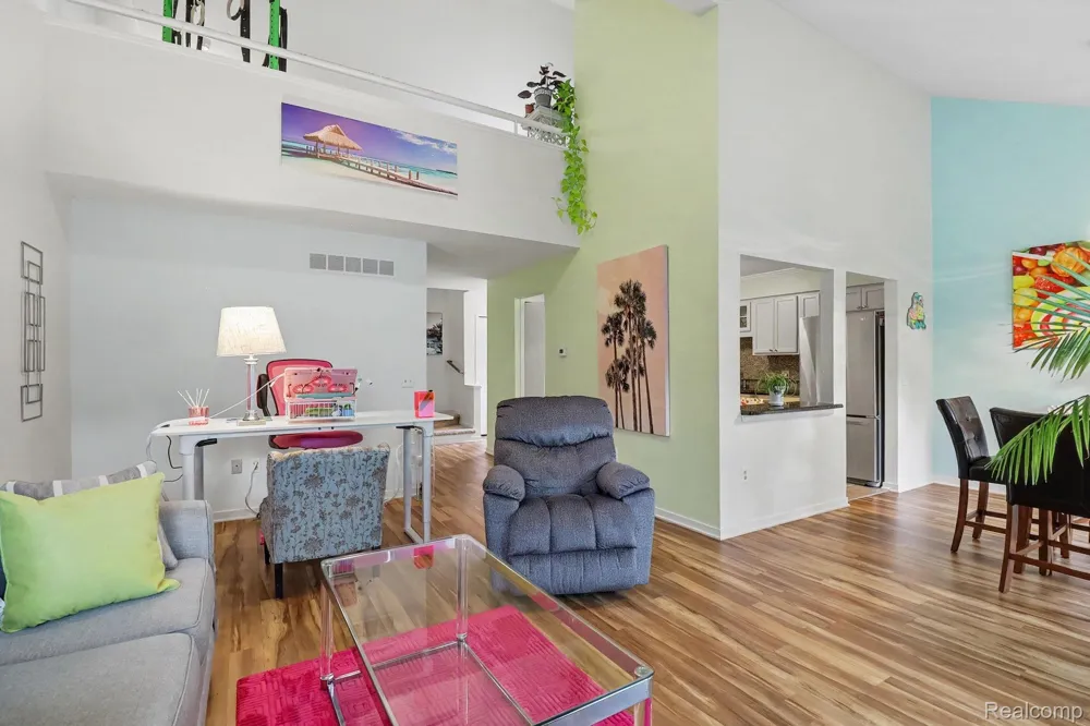 699 Charing Court Rochester Hills City, MI 48307