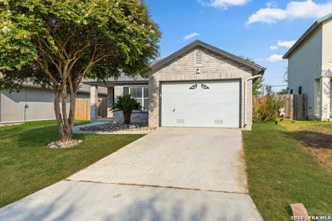 8219 Laurel Bend