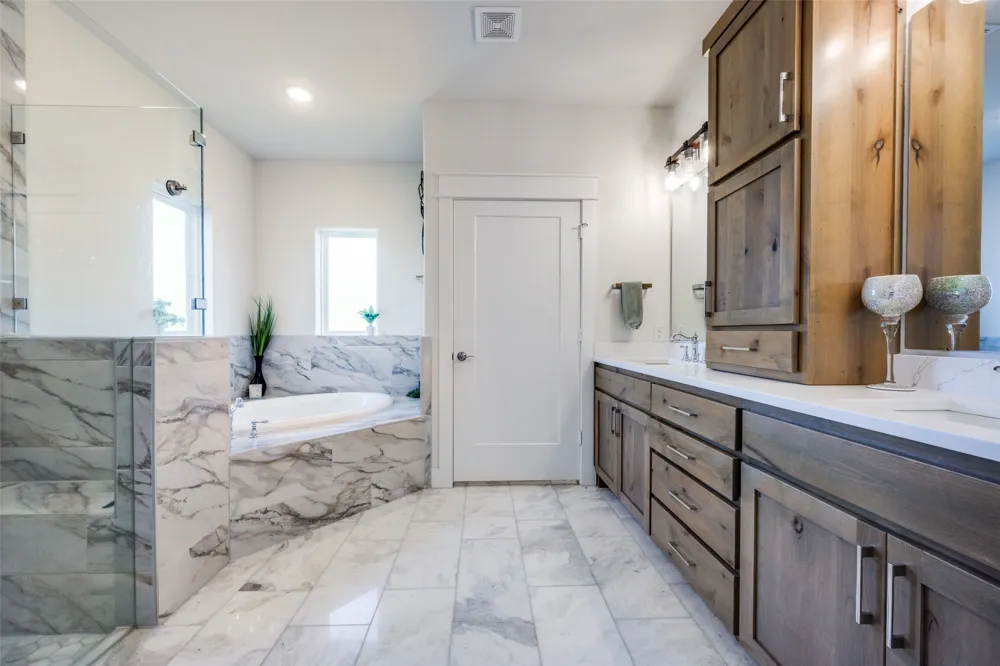 745 River Oak Way Lake Dallas, TX 75065