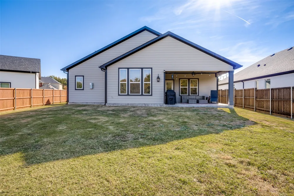 745 River Oak Way Lake Dallas, TX 75065