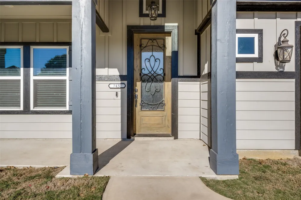 745 River Oak Way Lake Dallas, TX 75065