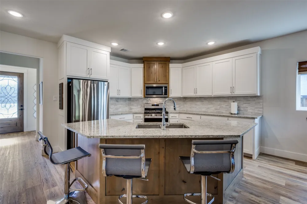 745 River Oak Way Lake Dallas, TX 75065