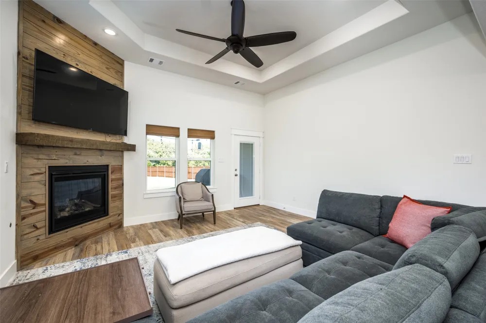 745 River Oak Way Lake Dallas, TX 75065