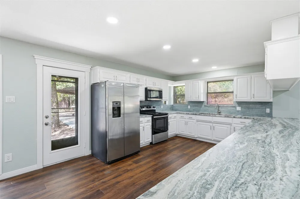 104 Murls Lake Road Weatherford, TX 76085