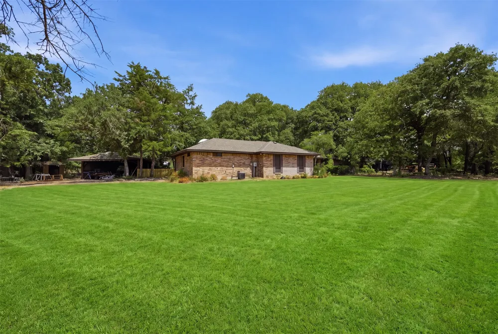 104 Murls Lake Road Weatherford, TX 76085