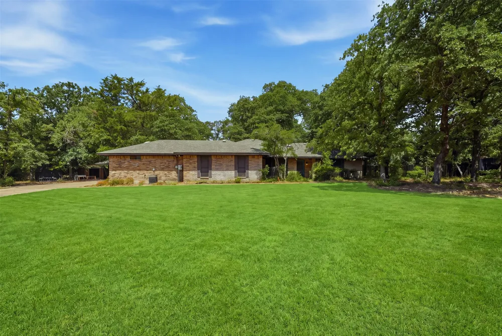 104 Murls Lake Road Weatherford, TX 76085