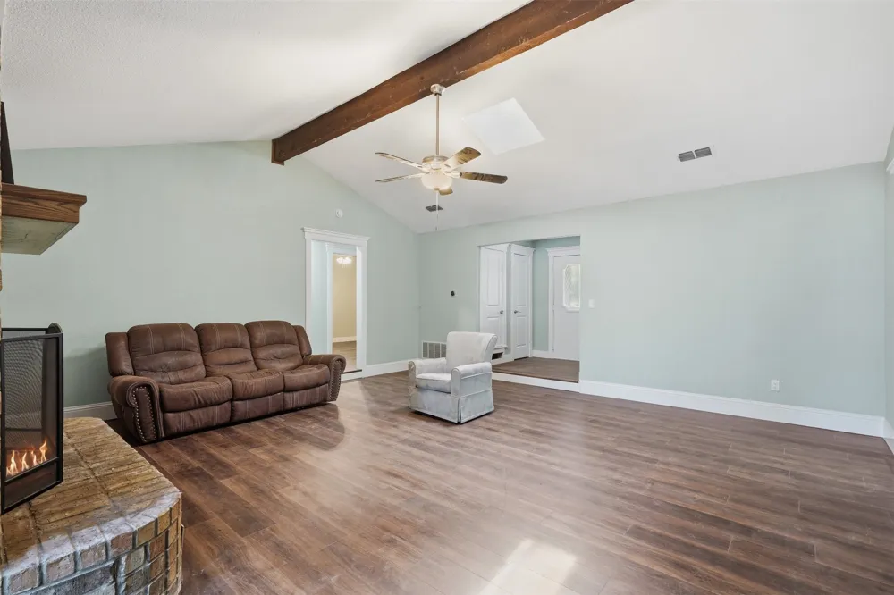 104 Murls Lake Road Weatherford, TX 76085