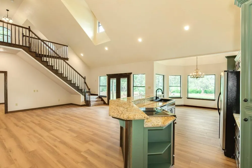 306 Wagon Wheel Trail Angleton, TX 77515