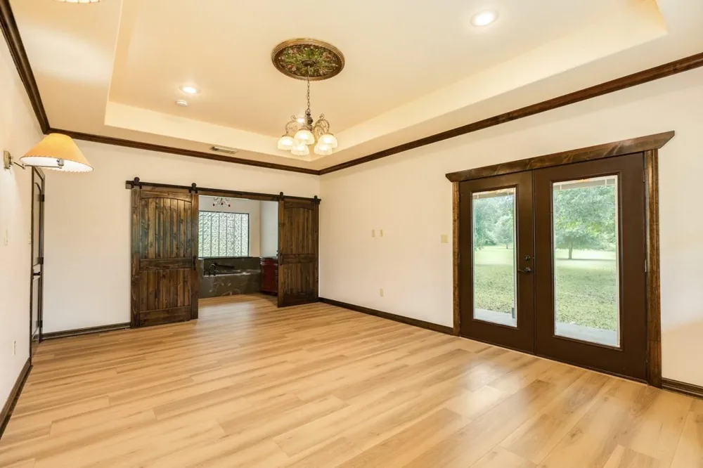 306 Wagon Wheel Trail Angleton, TX 77515